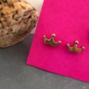 Stella and Dot crown earrings